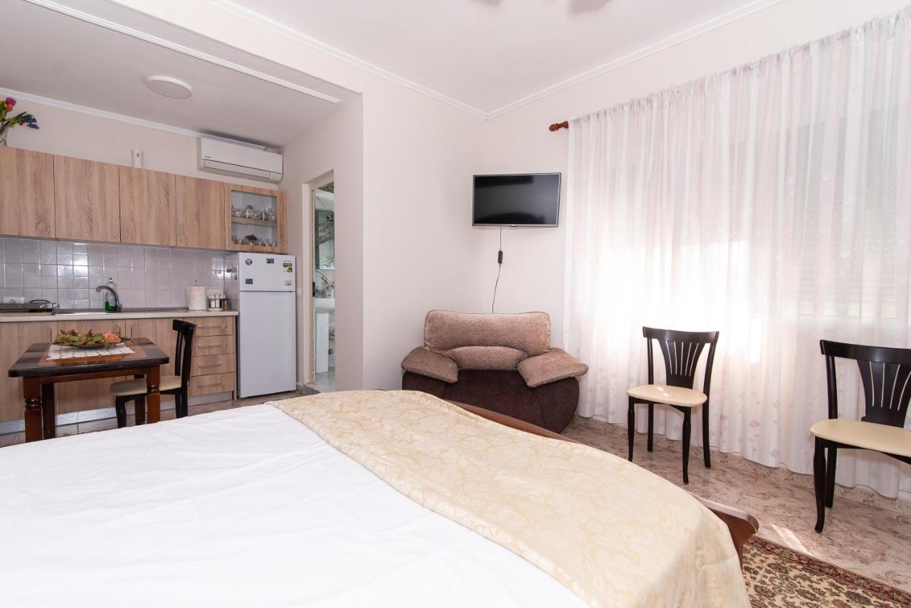 Erla'S Apartment Tirana Zewnętrze zdjęcie
